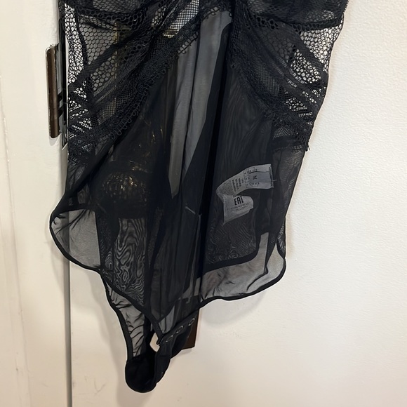BNWT Intimissimi lace and mesh lingerie body suit - Picture 3 of 8